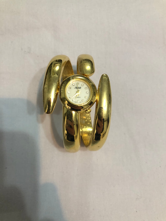 Annibel Ladies Fashion Bracelet Wristwatch.