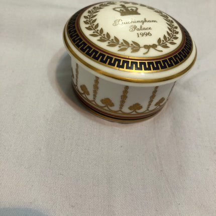 Buckingham Palace Souvenir Trinket Pot.