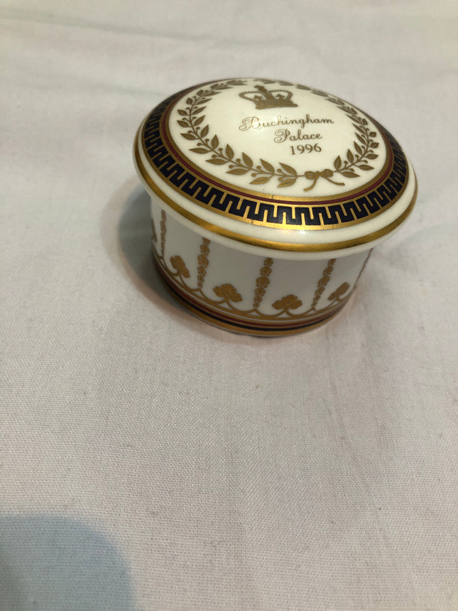 Buckingham Palace Souvenir Trinket Pot.