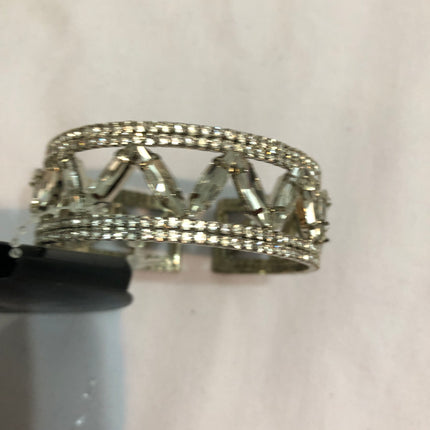 Ladies Quiz Modern Sparkling Bracelet.