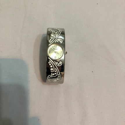 Henley Ladies Bracelet Wristwatch.