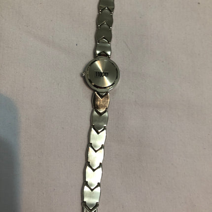 Brand New Le Chat Ladies Wristwatch.