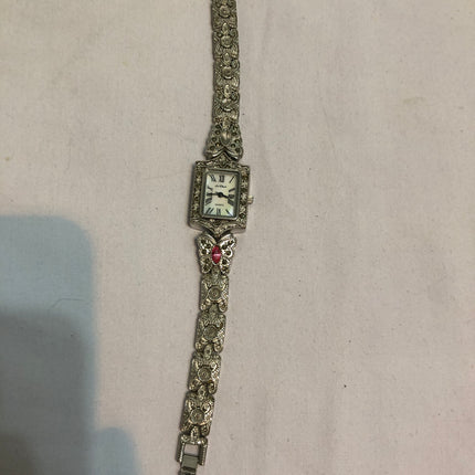 Le Chat Ladies Sparkling Ladies Wristwatch.