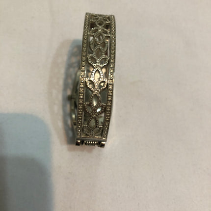 Lovely Unbranded Ladies Bracelet Wristwatch.