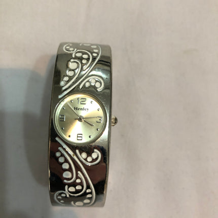 Henley Ladies Bracelet Wristwatch.