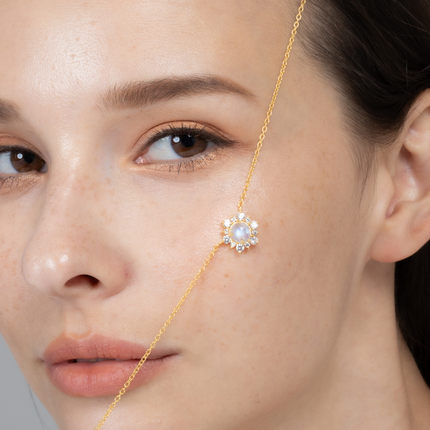 Rainbow Moonstone Necklace in 18k Gold Vermeil
