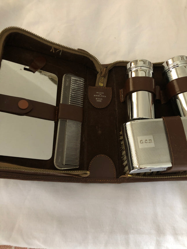 Gentleman’s Grooming Travel Case & Acessories