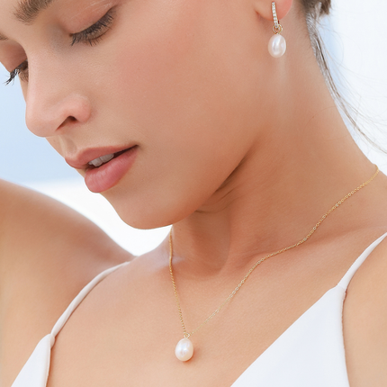 Large Pearl Pendant Necklace in 18k Gold Vermeil