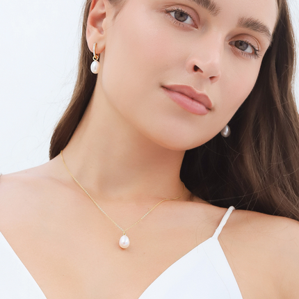 Large Pearl Pendant Necklace in 18k Gold Vermeil