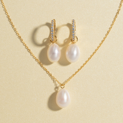 Large Pearl Pendant Necklace in 18k Gold Vermeil