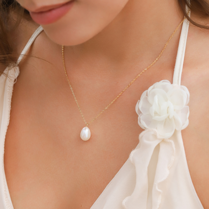Large Pearl Pendant Necklace in 18k Gold Vermeil