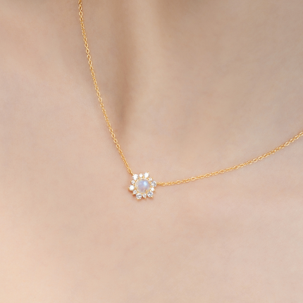 Rainbow Moonstone Necklace in 18k Gold Vermeil