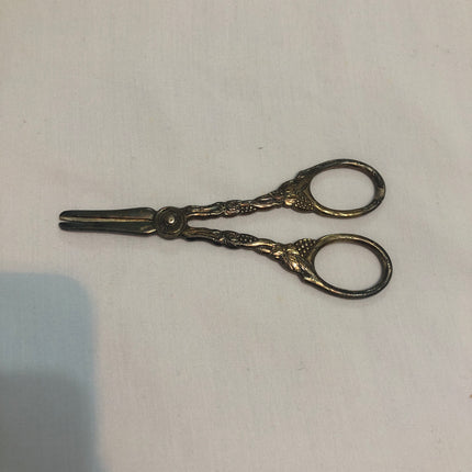 Vintage Brass Grape Scissors.