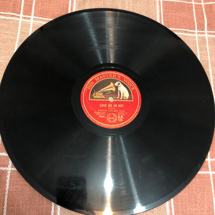 Enrico Caruso HMV 78rpm Record Singing Love Me Or Not and Dreams Of Long Ago.