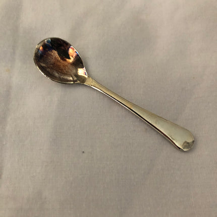 Edinburgh International Hand Cut Cruet Set.