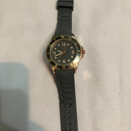 Hoozie Ladies Fashion Wristwatch.