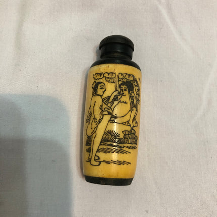 Erotic Oriental Snuff Bottle.