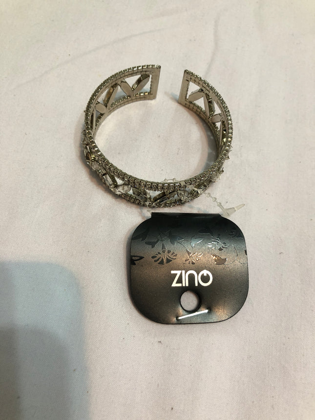 Ladies Quiz Modern Sparkling Bracelet.