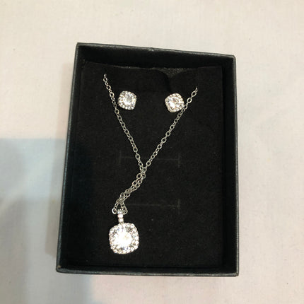 Ladies Modern Sparkly Necklace & Earrings Set.