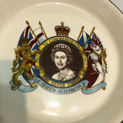 Queen Elizabeth Silver Jubilee Commemorative Dish.
