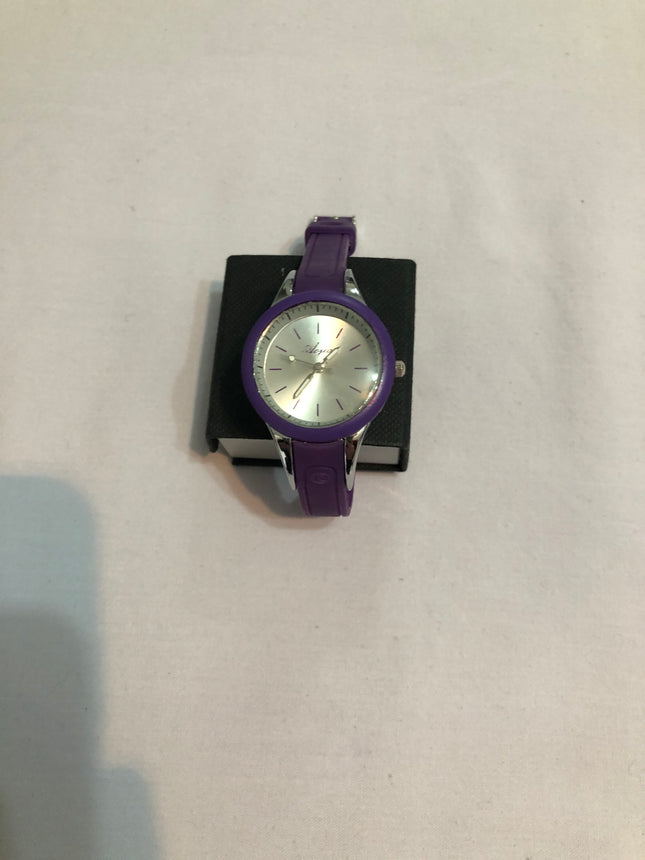 Aoya Ladies Fashion Wristwatch.