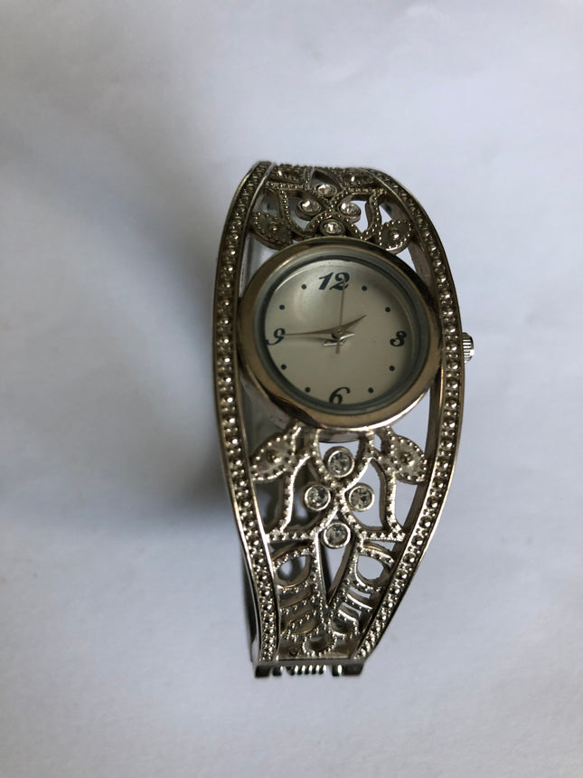 Avon Bracelet Wristwatch.