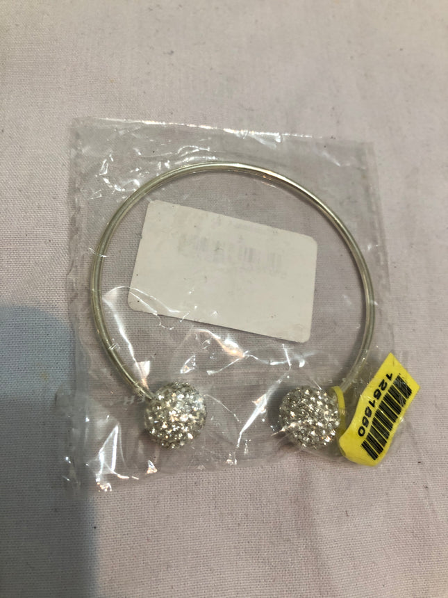 Sparkling Modern Fashion Bracelet.