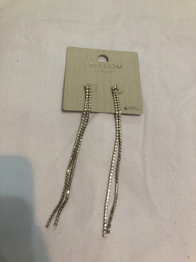 Ladies Modern Sparkly Earrings.