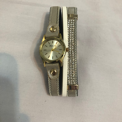 Ladies Moon Fashion Wristwatch.