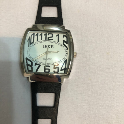 IEKE Ladies Fashion Wristwatch.
