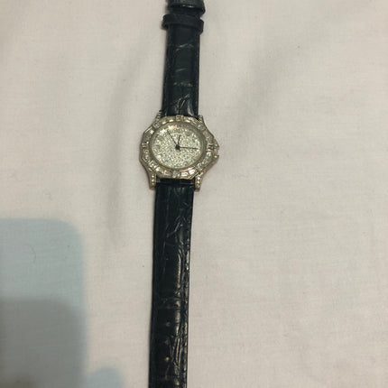 Van Peterson Ladies Fashion Wristwatch.