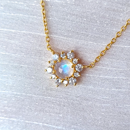 Rainbow Moonstone Necklace in 18k Gold Vermeil
