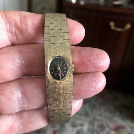 Lovely Mechanical Wristwatch